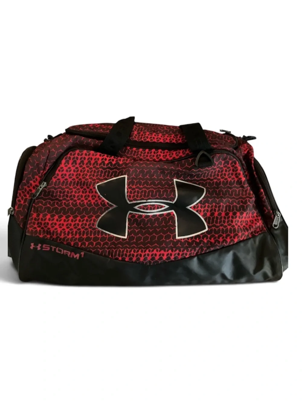 IN EXCELLENT CONDITION! UNDER ARMOUR STORM UNDENIABLE II RED & BLACK DUFFEL BAG